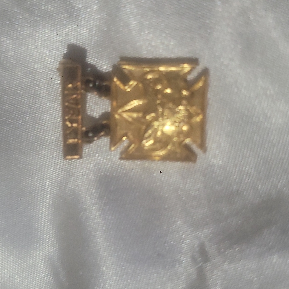 Boy scout 1 year pin